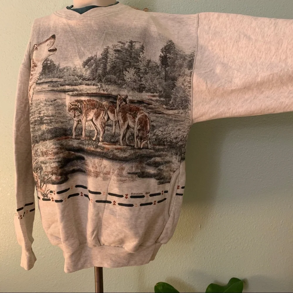 ๐บ Art Unlimited Wolf Sweatshirt ๐บ - Picture 3 of 9